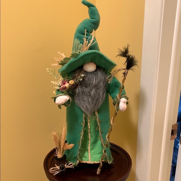 Enchanted Forest Wizard Gnome or Gandalf The Green Decor NWT - Picture 3 of 16
